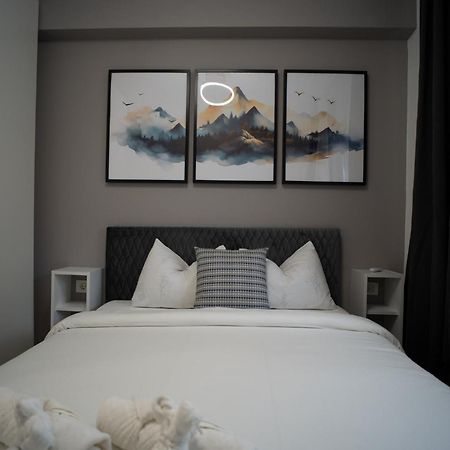 Elegant Gem Victoriei Avenue Apartment Bukares Bagian luar foto