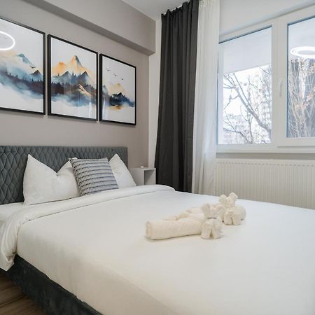 Elegant Gem Victoriei Avenue Apartment Bukares Bagian luar foto
