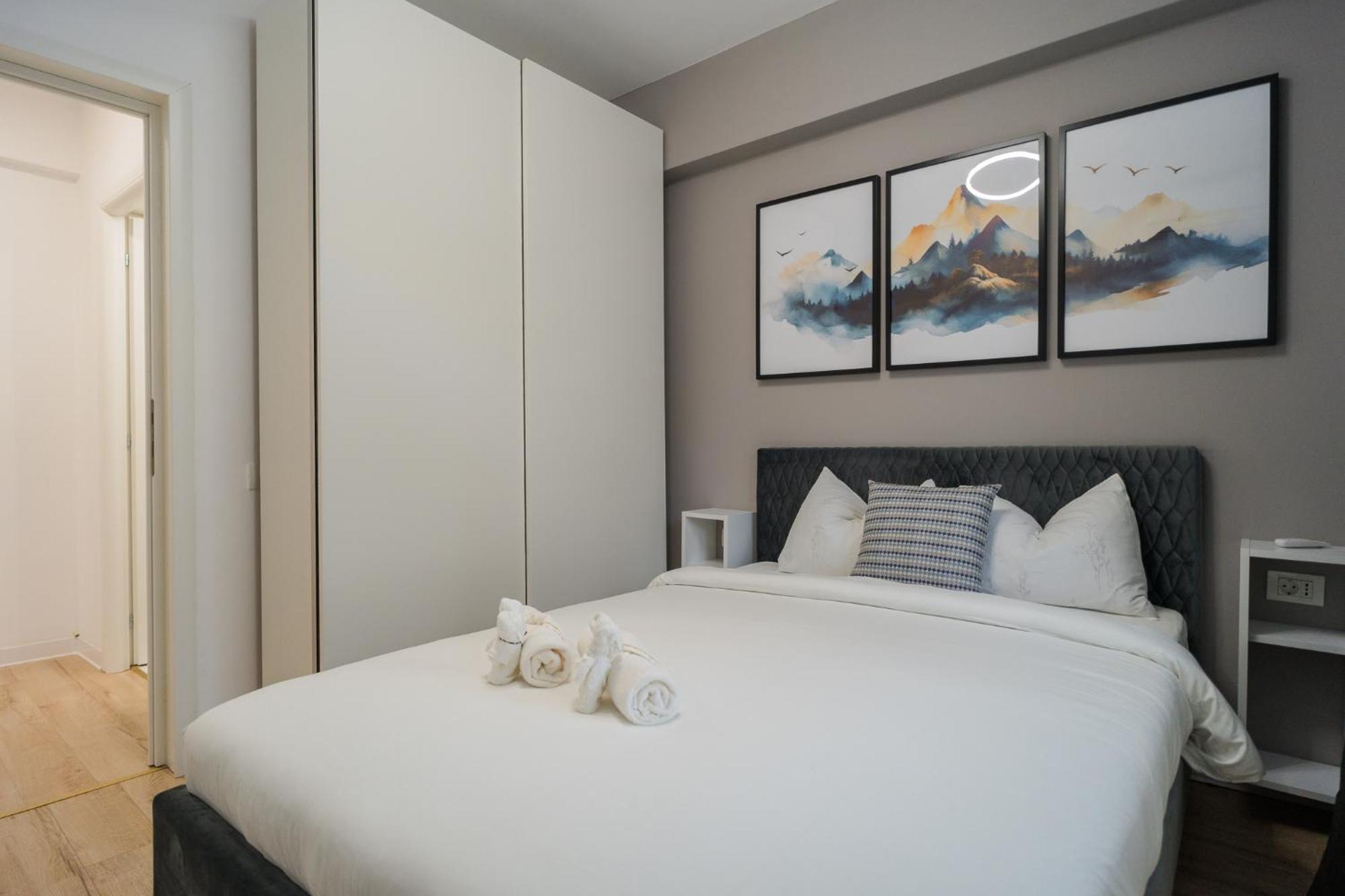 Elegant Gem Victoriei Avenue Apartment Bukares Bagian luar foto