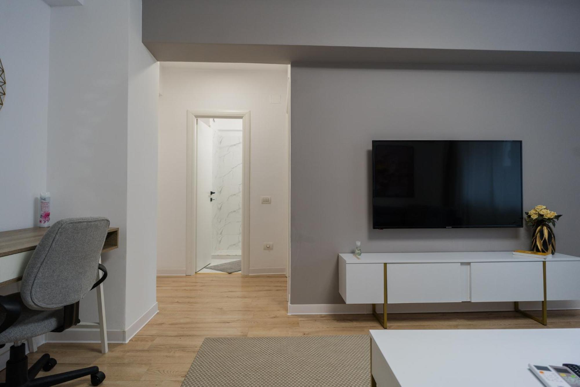 Elegant Gem Victoriei Avenue Apartment Bukares Bagian luar foto
